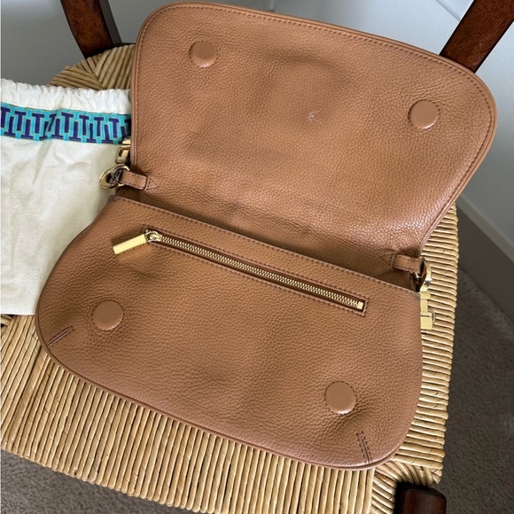 TORY BURCH BROWN LEATHER WITH GOLD LOGO CROSSBODY ✨ - Picture 3 of 6